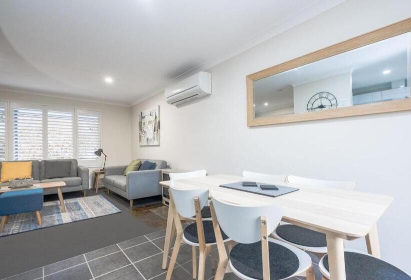 בית, 3 חדרי שינה, West End Motor Lodge