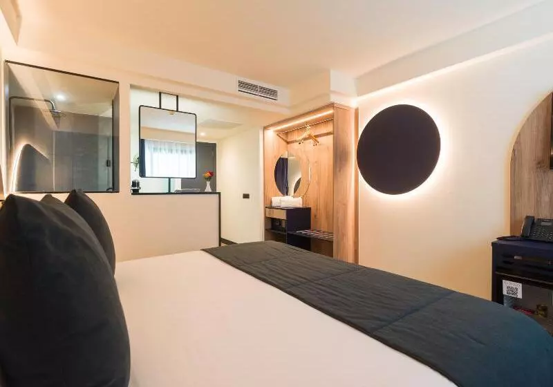 Chambre Standard, Pavlos