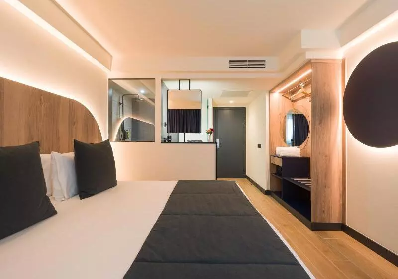 Chambre Standard, Pavlos