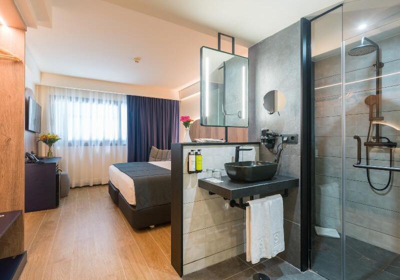 スタンダードルーム, Pavlos