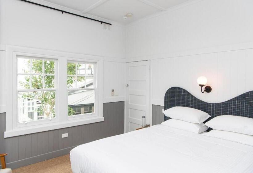 جناح مطلّ علي البحر, Portsea