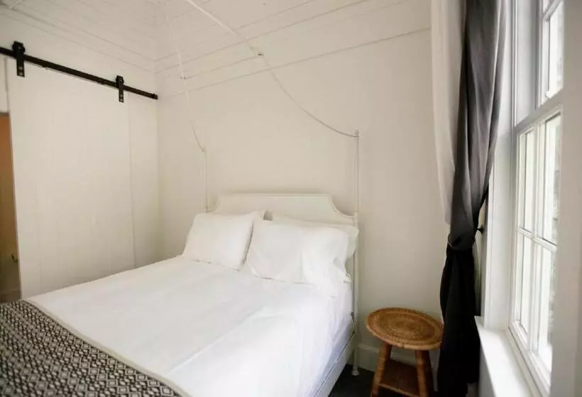 キャビン, Surf Hotel & Chateau
