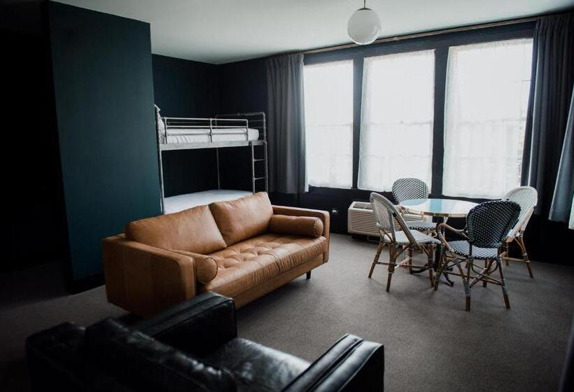 جناح عائلي, Surf Hotel & Chateau