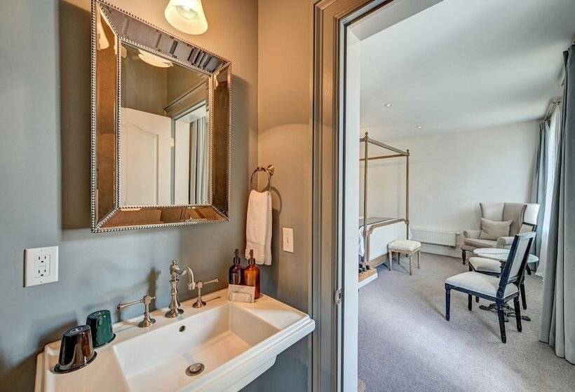 Люкс Вид на Реку, Surf Hotel & Chateau