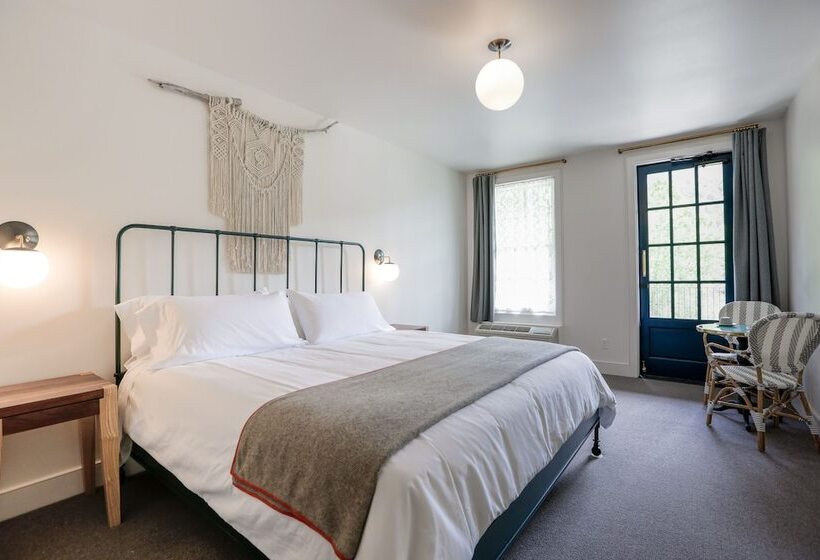 Номер Стандарт, Surf Hotel & Chateau