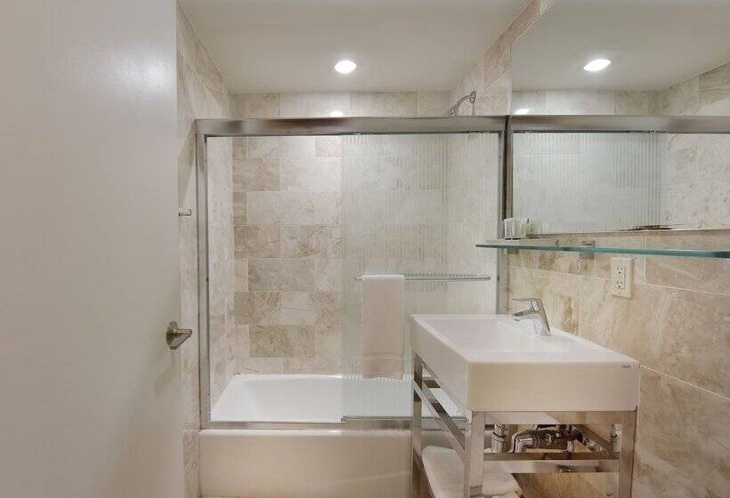 高级大房间, 32 32