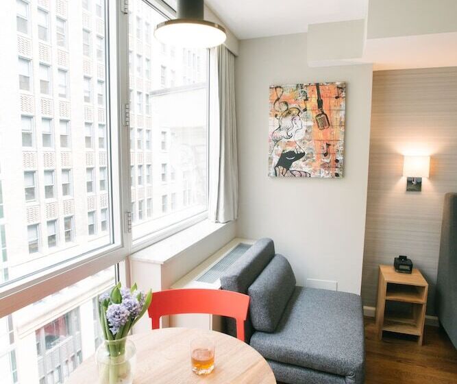 高级大房间, 32 32