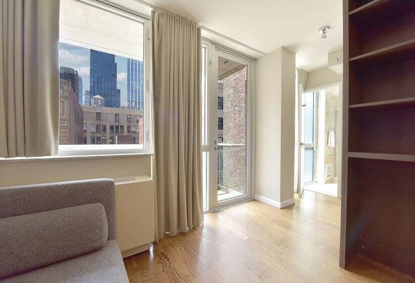 带阳台精选间, 32 32