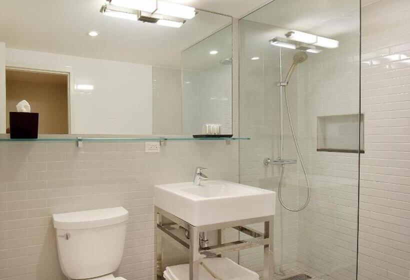 标准工作室带阳台, 32 32