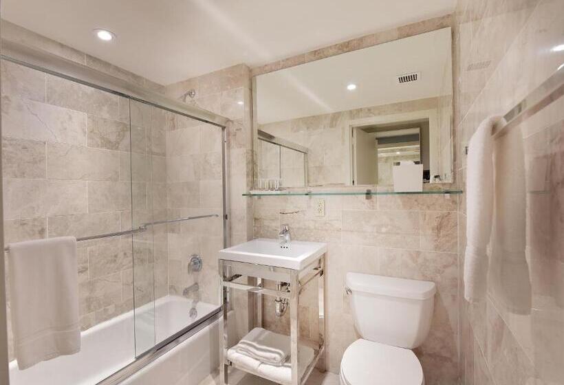 高级大房间, 32 32