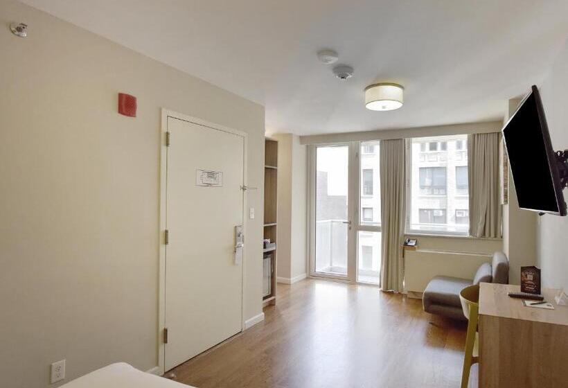 带阳台精选间, 32 32