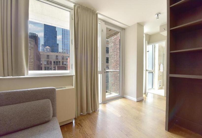 带阳台精选间, 32 32