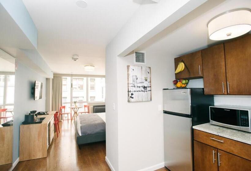 高级大房间, 32 32