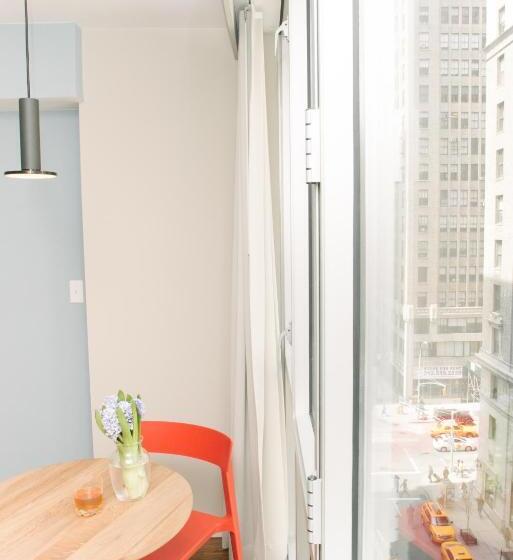 高级大房间, 32 32