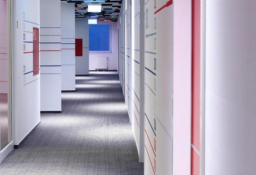 Номер Стандарт, Maverick City Lodge