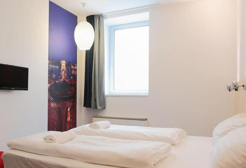 Номер Стандарт, Maverick City Lodge