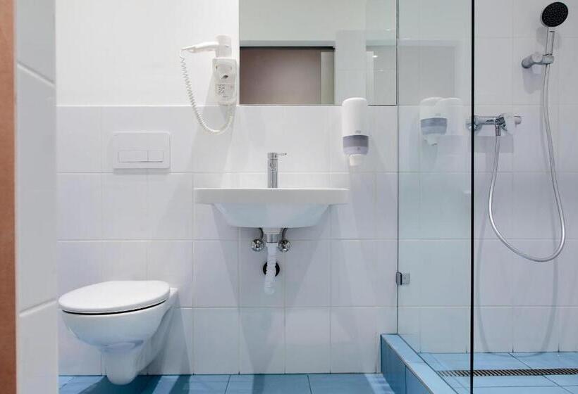 Номер Стандарт Совместная Ванная, Maverick City Lodge