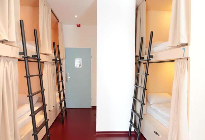 带共用卧室公用房间的床, Maverick City Lodge