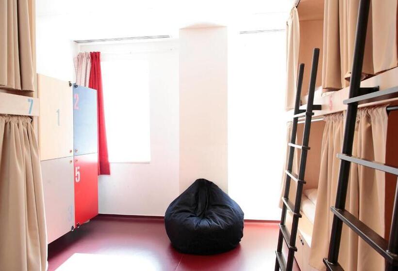 Кровать в Многоместном Номере с Общей Ванной, Maverick City Lodge