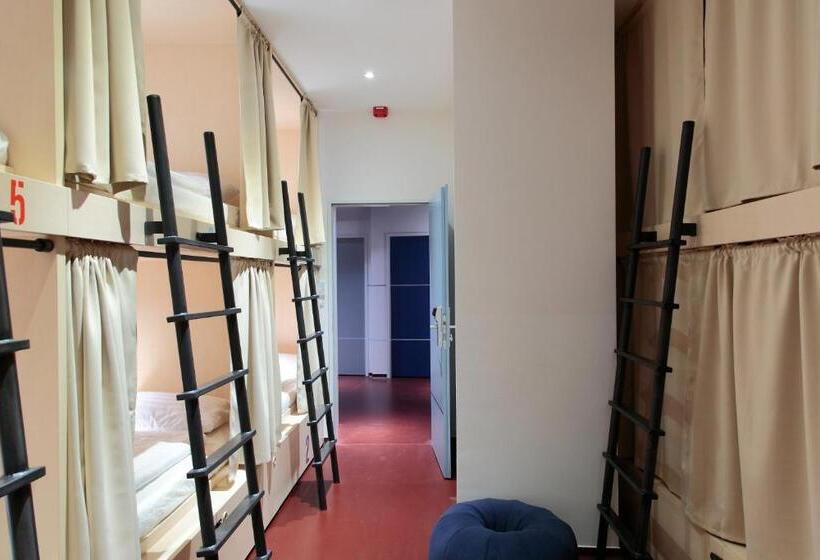 Кровать в Многоместном Номере с Общей Ванной, Maverick City Lodge