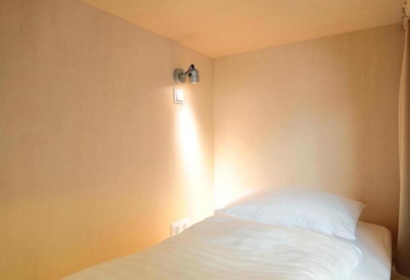 Кровать в Многоместном Номере с Общей Ванной, Maverick City Lodge