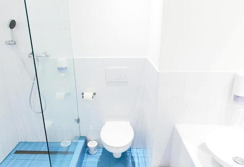 Номер Стандарт, Maverick City Lodge