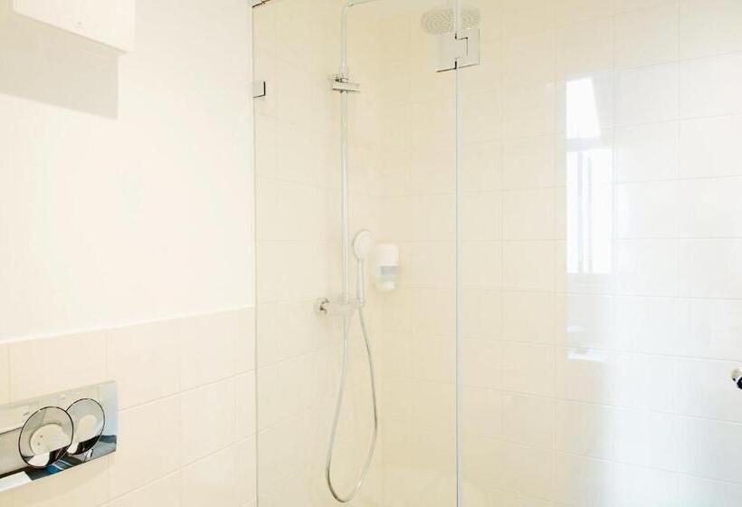 Номер Стандарт, Maverick City Lodge