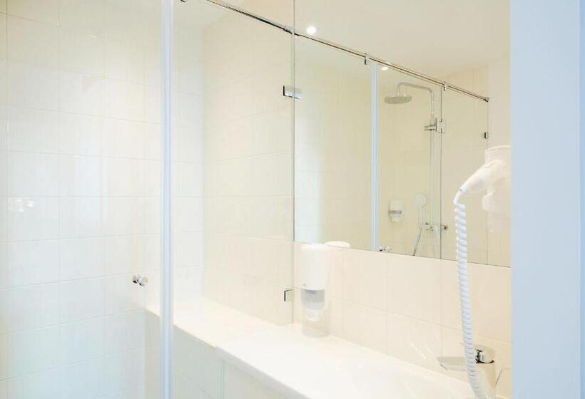 Номер Стандарт, Maverick City Lodge