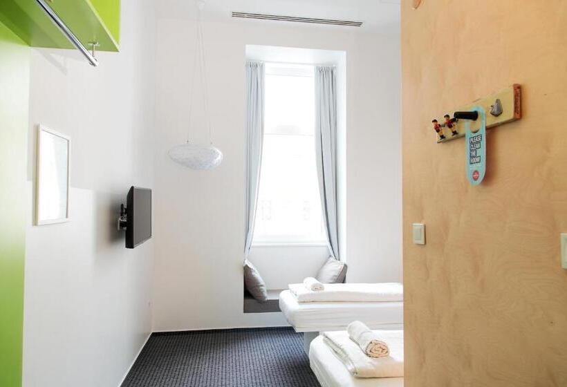 Номер Стандарт, Maverick City Lodge