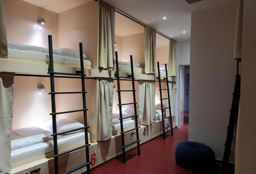 Кровать в Многоместном Номере с Общей Ванной, Maverick City Lodge