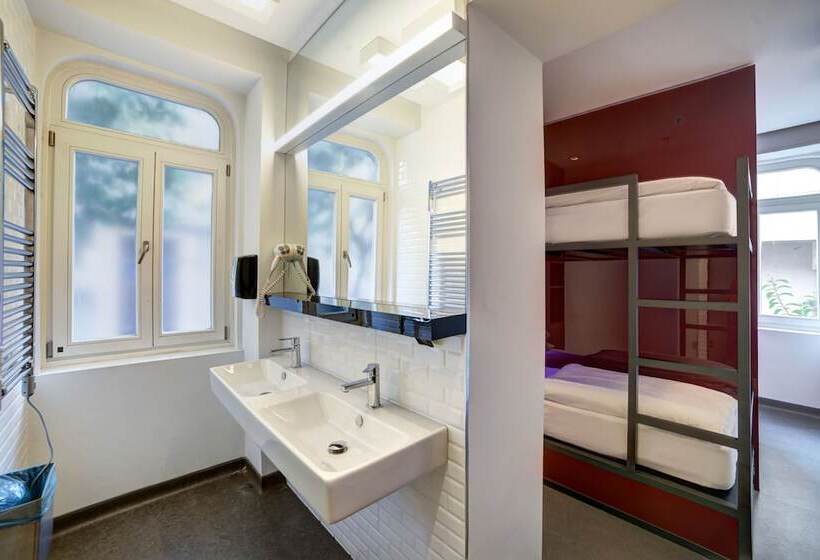 スーペリアーシェアルームのワンベッド, Wabi Hostels