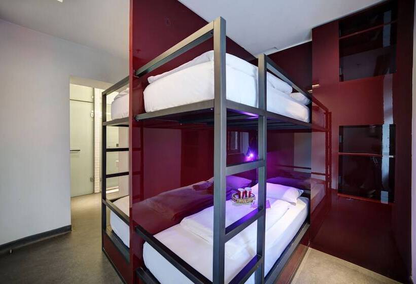 スーペリアーシェアルームのワンベッド, Wabi Hostels