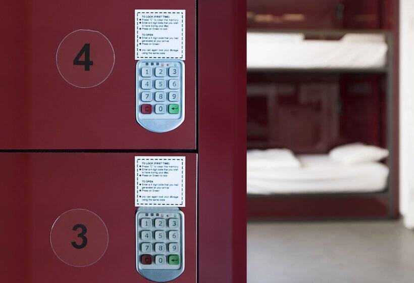 共同バス付シェアルーム, Wabi Hostels