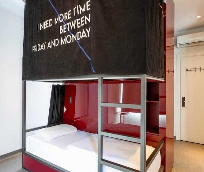 تختخواب در اتاق مشترک, Wabi Hostels