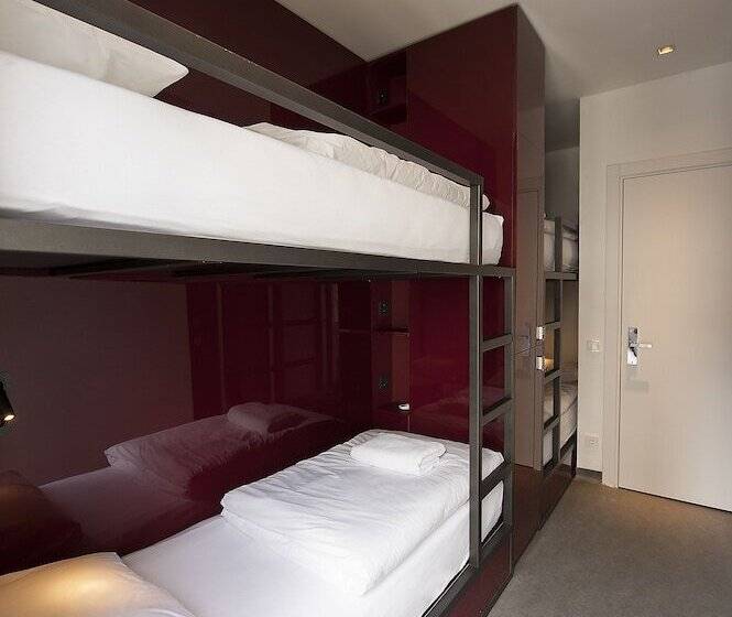 اتاق استاندارد چهارنفره با سرویس بهداشتی مشترک, Wabi Hostels