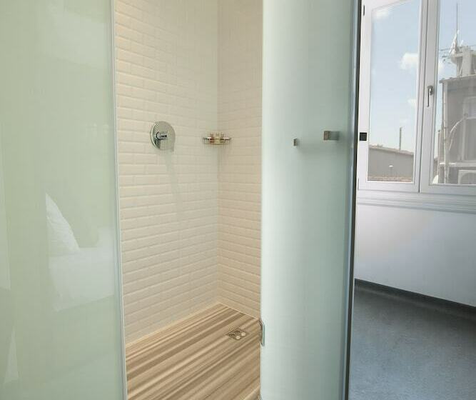 スーペリアールーム, Wabi Hostels