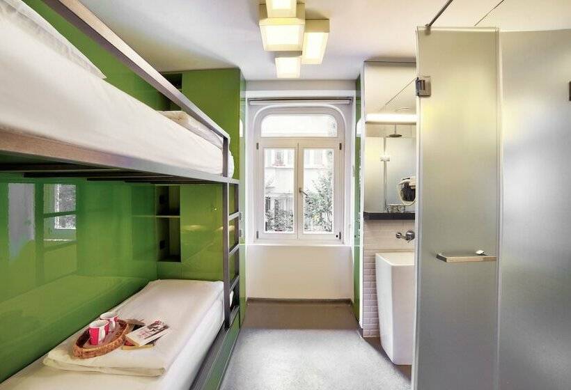 バス共有のスタンダードルーム, Wabi Hostels