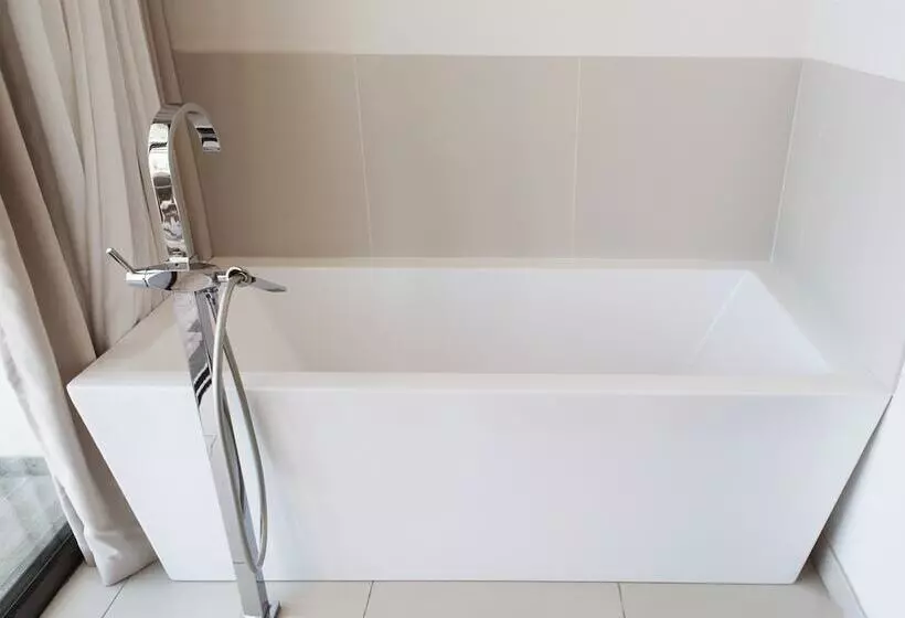 1 Bedroom Penthouse Apartment, Cap Ouest By Horizon Holidays