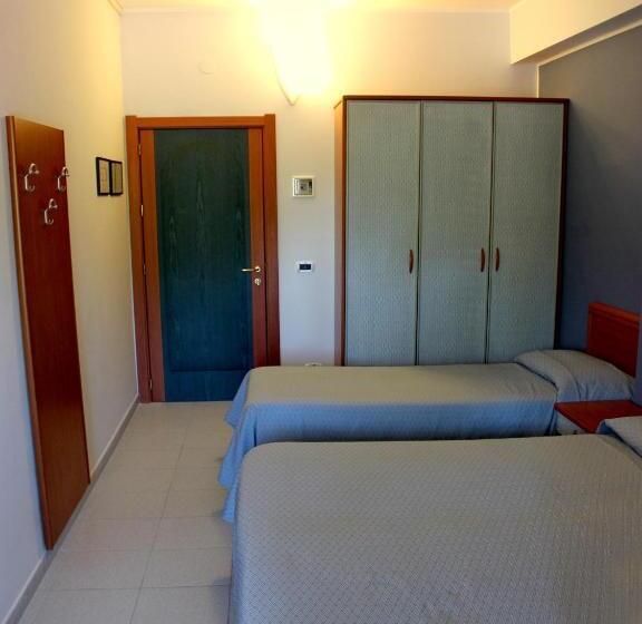 غرفة قياسية ثلاثية, Acquario