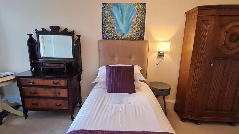 景色の見えるスタンダードシングルルーム, Camelot Castle