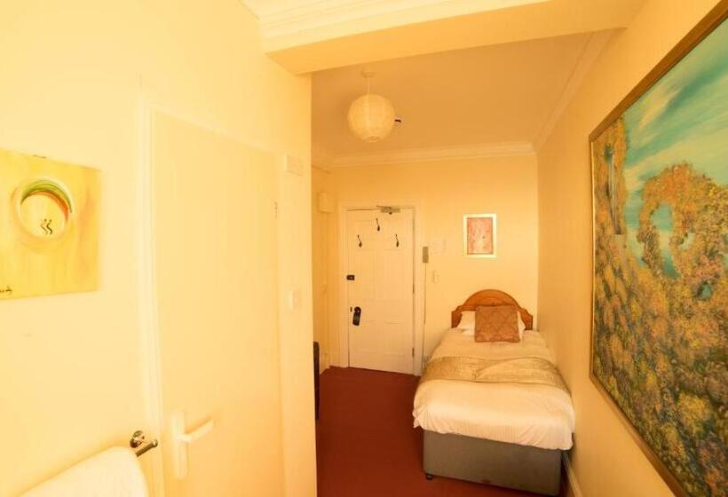 オーシャンビューのスタンダードシングルルーム, Camelot Castle