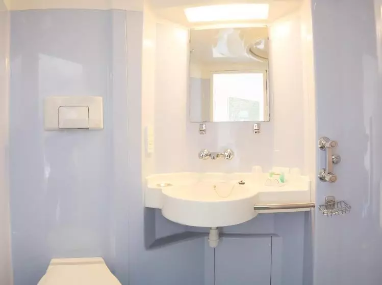 オーシャンビューファミリールーム, Camelot Castle