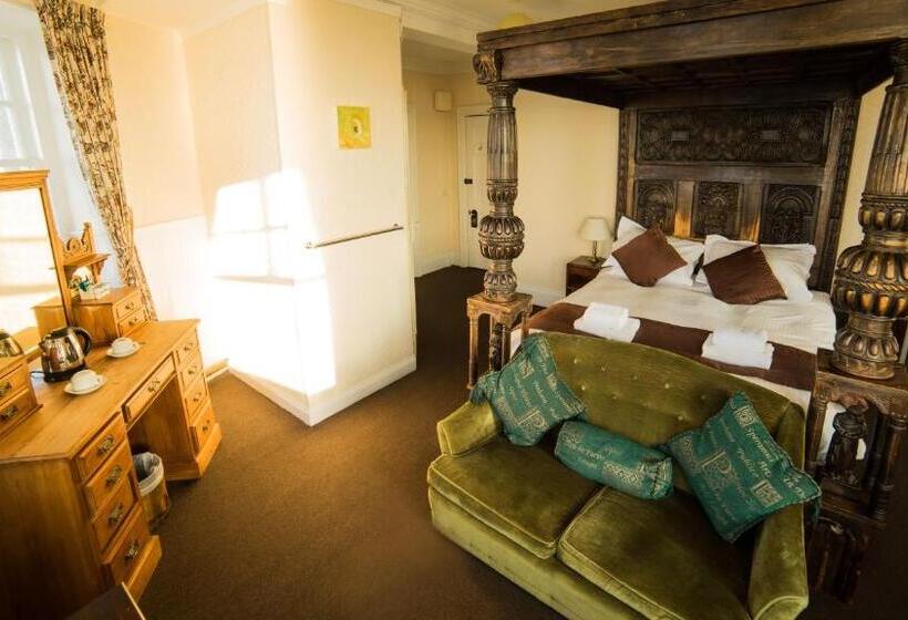 オーシャンビュースタンダードルーム, Camelot Castle