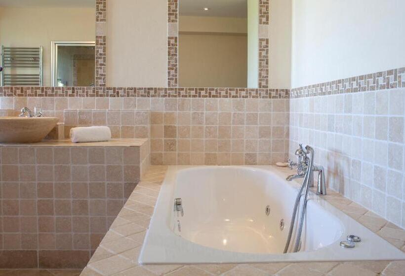 オーシャンビュージュニアスイート, Camelot Castle