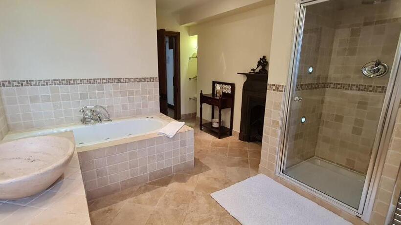 オーシャンビュージュニアスイート, Camelot Castle