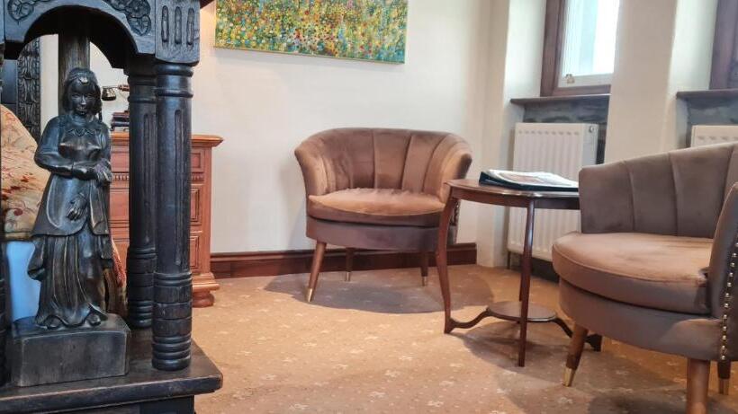 オーシャンビュージュニアスイート, Camelot Castle