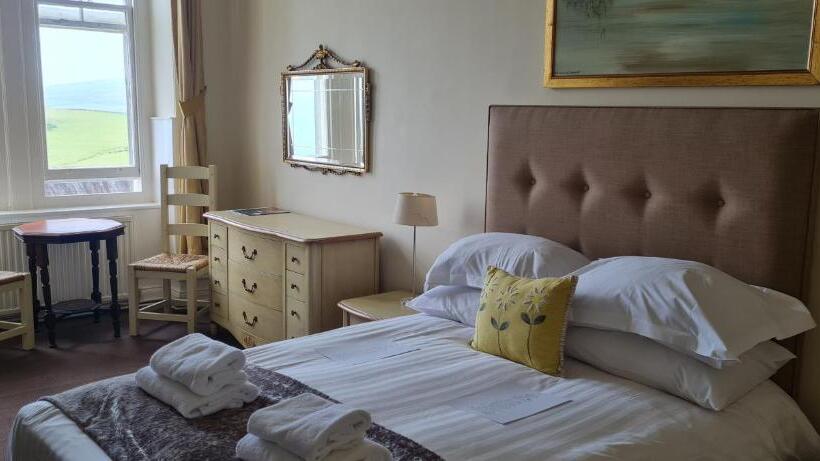 オーシャンビュークラシックルーム, Camelot Castle