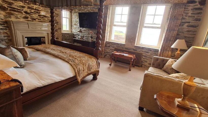 オーシャンビュージュニアスイート, Camelot Castle