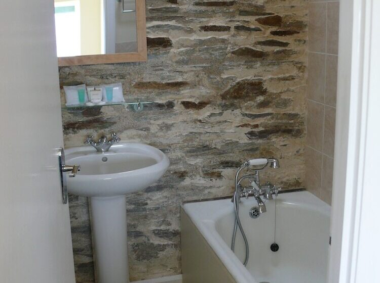 １ベッドルームアパートメント, Camelot Castle