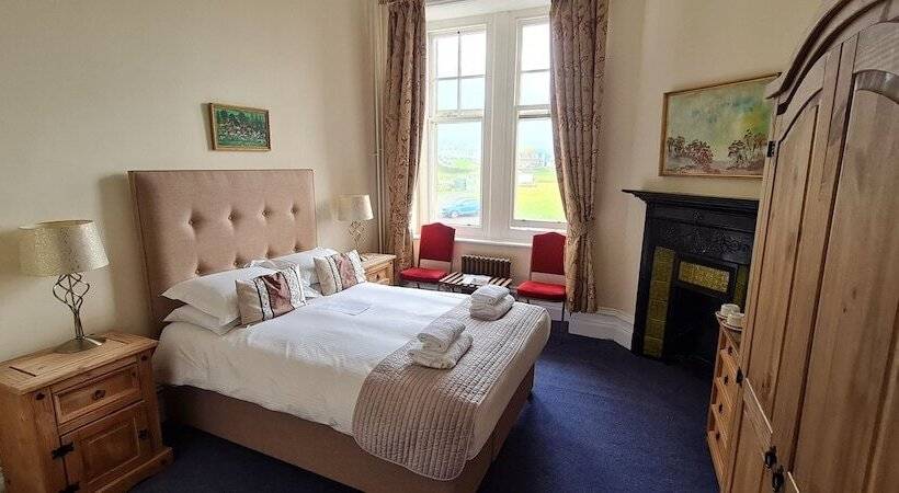 アウトサイドクラシックルーム, Camelot Castle